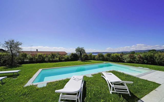 Villa Ester - P.IVA in Moniga del Garda