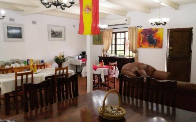 La Familia Guest House