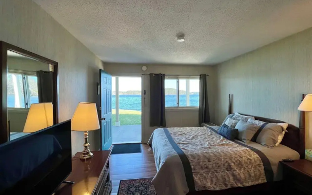Island Pond Country Inn (Formerly the Lakefront Inn & Motel)