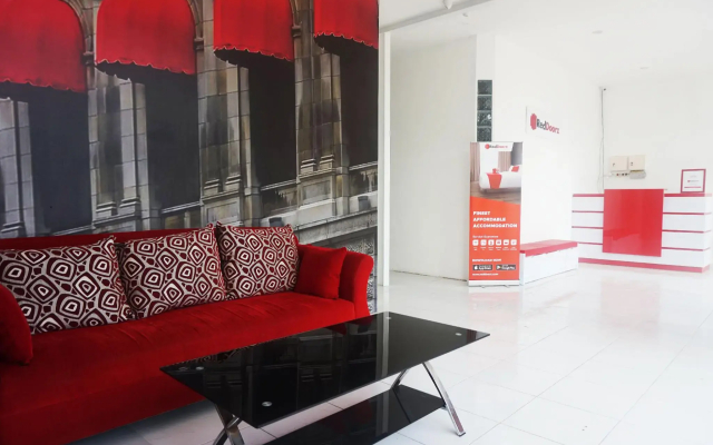 RedDoorz @ Jalan Tanjung Blitar