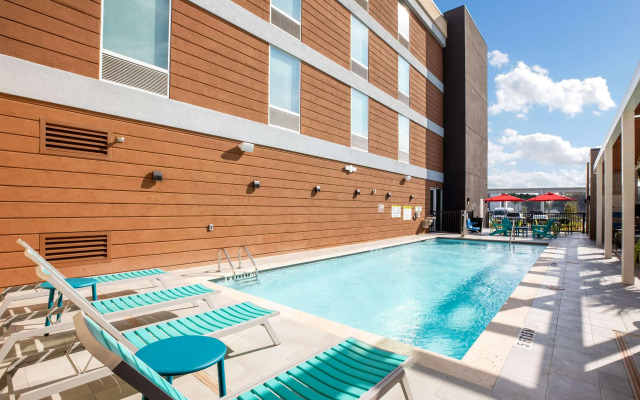 Home2 Suites by Hilton Houston IAH Airport Beltway 8