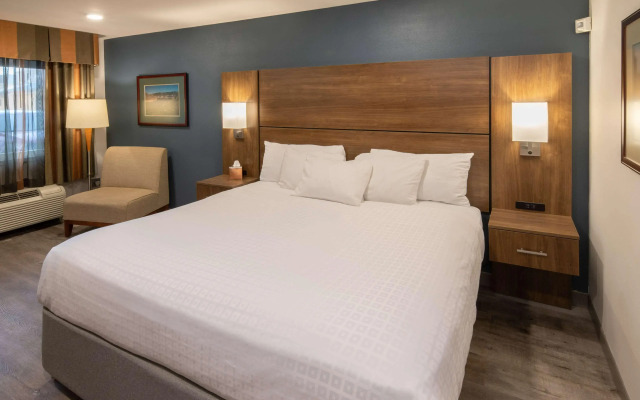 Best Western Plus Clocktower Inn