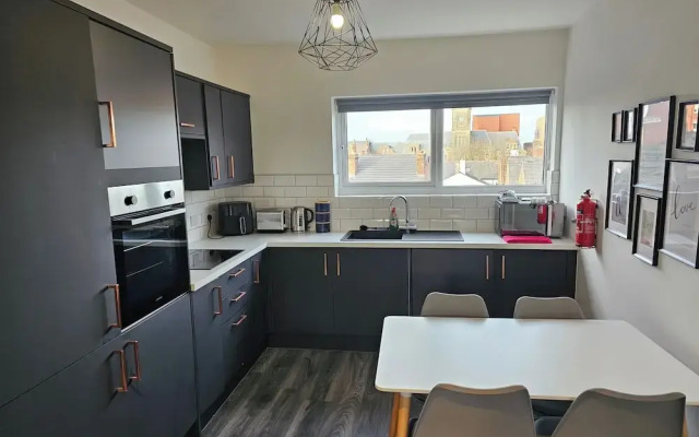 Apartmentsleeps4-marketquarter-wifi-parking