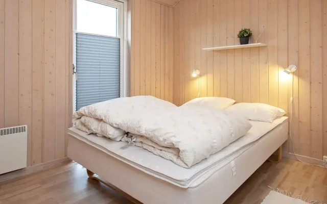 6 Person Holiday Home in Vaeggerlose