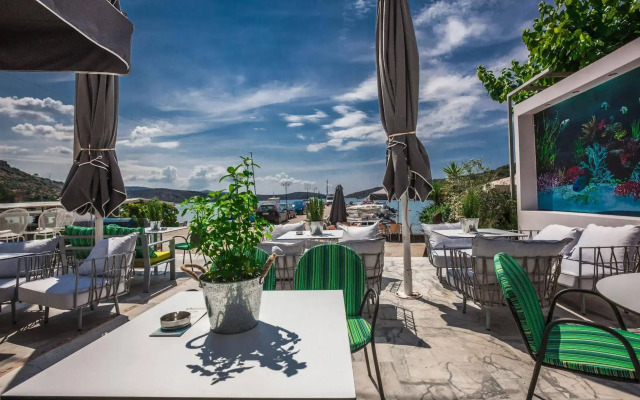 Hotel Apanema Vivari