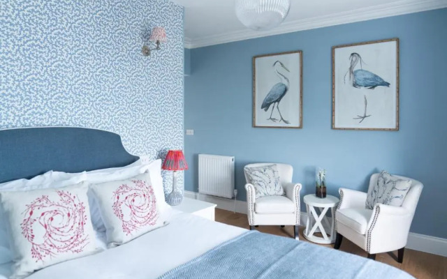Pink Beach Guest House