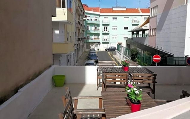 BED&SHOWER Moscavide -Self Check-In