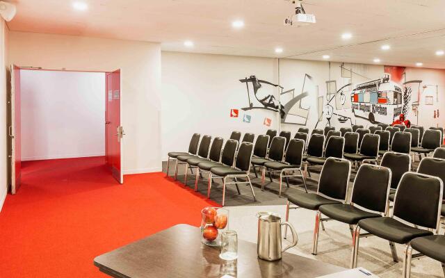 ibis Melbourne Hotel and Apartments