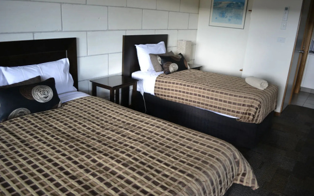 Loch Ard Motor Inn