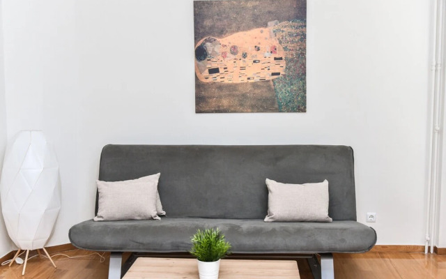 Warm Apartment at Exarchia 1 bed 2 pers