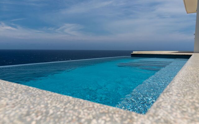 270° Ocean View from Private Infinity Pool - Colourful & Modern Villa