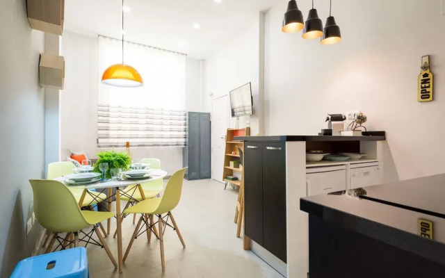 Lovely & Quiet City Center Apartment