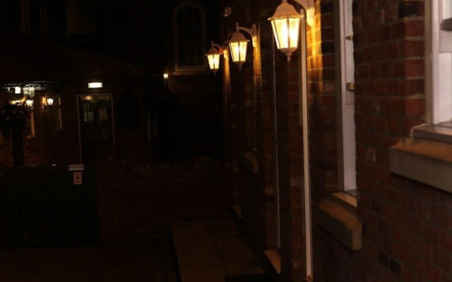 The Downe Arms
