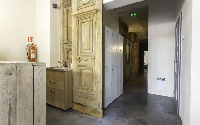 The Doors Apartments