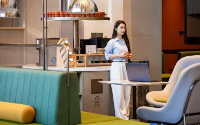 Handan Congtai Home2 Suites by Hilton – People – Handan