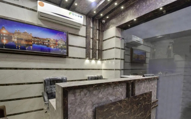 Hotel Smile Inn - 50 Meters from Golden Temple