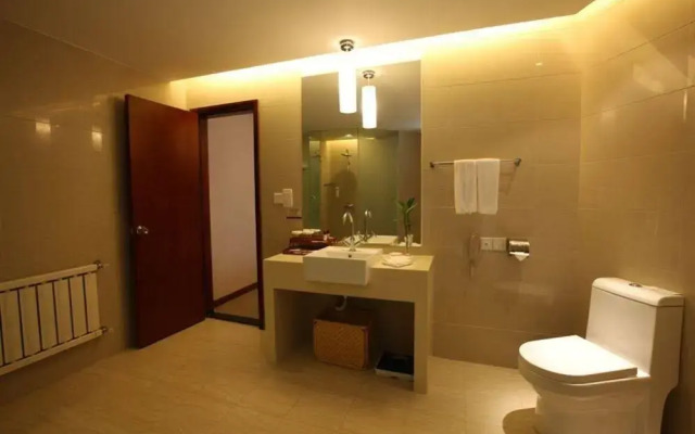 UC by Hyatt West Railway St Hotel