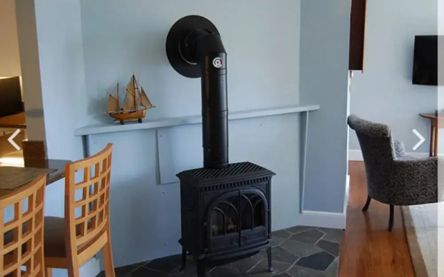 Dockside Guest Quarters & Restaurant