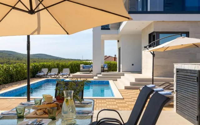 Luxury villa Mia