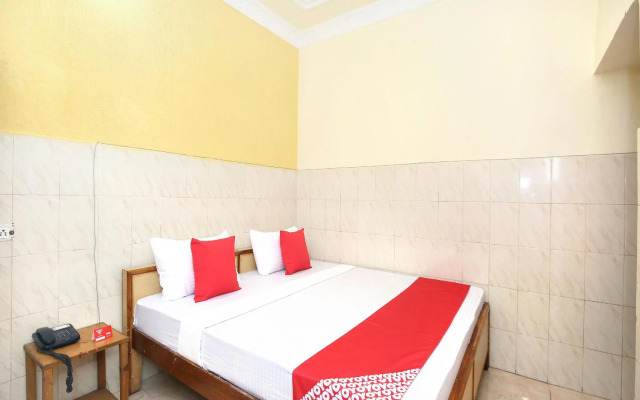 OYO 12967 Hotel Simran
