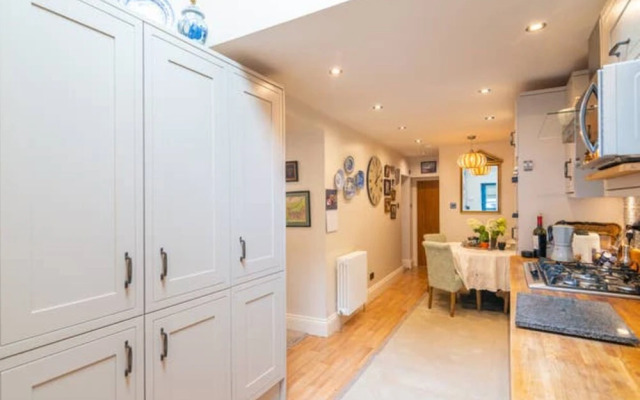 Charming 3-bed House in Halifax w/ Private Garden