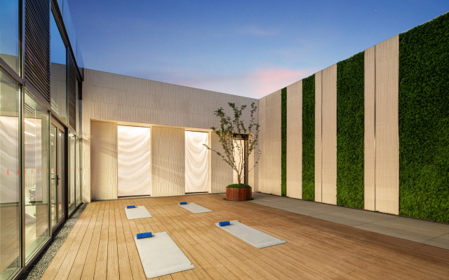 HUALUXE Shanghai Changfeng Park by IHG