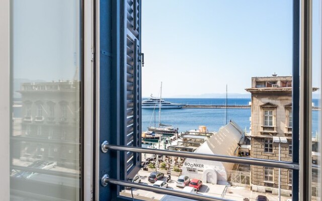 Luxury Apartment Karolina Riva