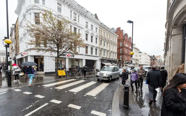 Classic Covent Garden Home by Trafalgar Square