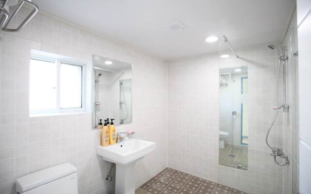 Leo Guesthouse Hongdae