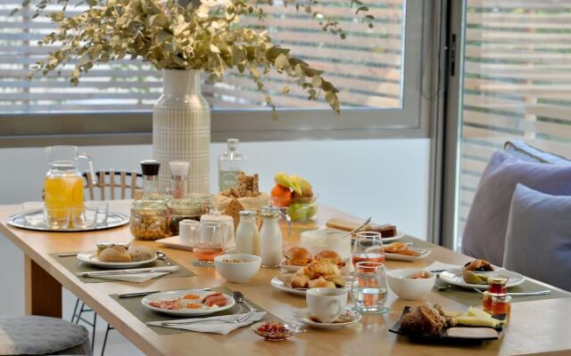 Mirivili Rooms & Suites Hotel