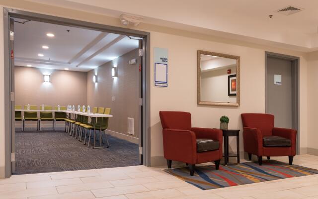 Holiday Inn Express Hartford – Newington, By IHG