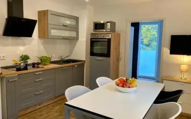 Apartment End