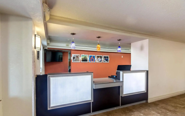 Econo Lodge