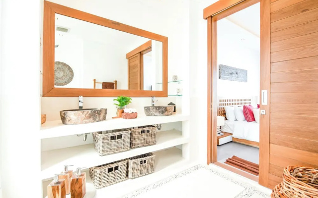 Chic 2BR Villas, Brawah Hub, 300m to Coastal Bliss – Guest Rooms – Kerobokan Kelod