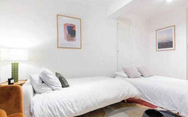 Perfectly Located Apartment Above Tube Station