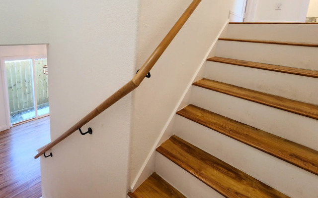 Modern 3 Bedroom Retreat in Pearland