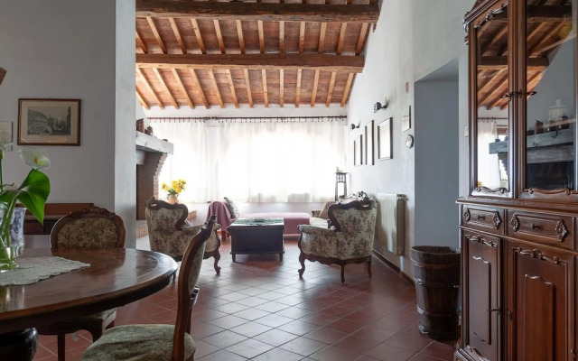 Apartment in Tuscany With Pool & BBQ