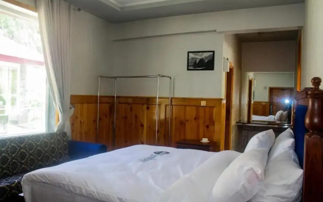 Kunhar view hotel river side Naran