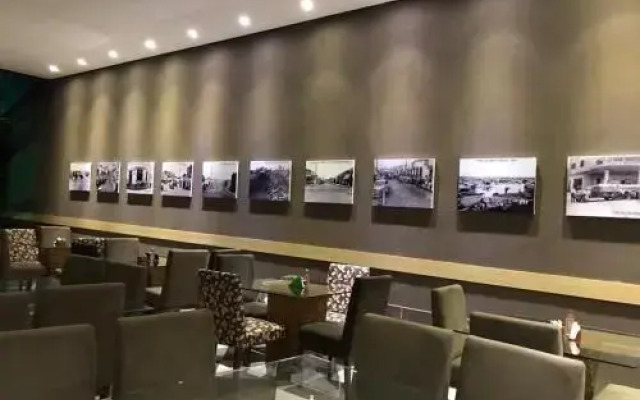 Hotel Oeste Plaza