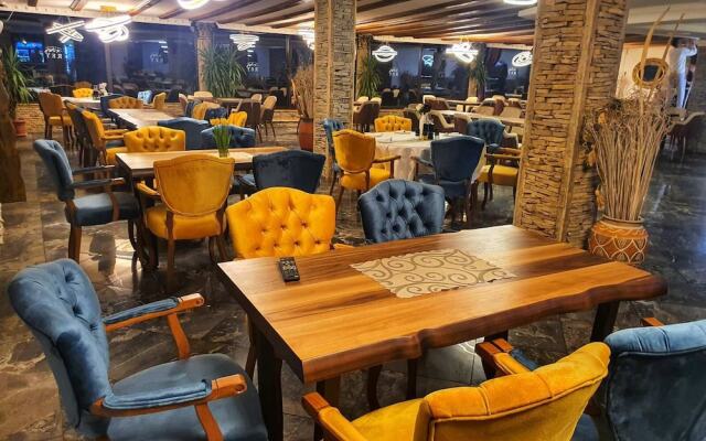 Rey Hotel & Restorant