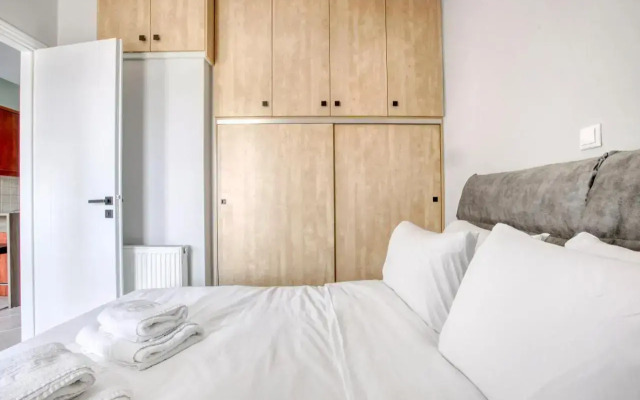 Sunny & cosy 2nd floor apt with a balcony