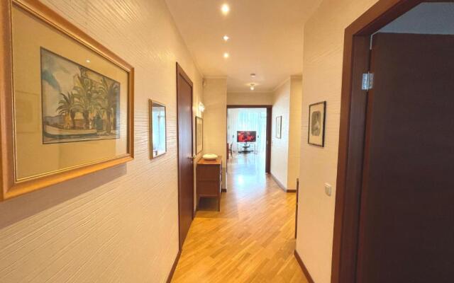 5th Line Apartment, 300m to the beach