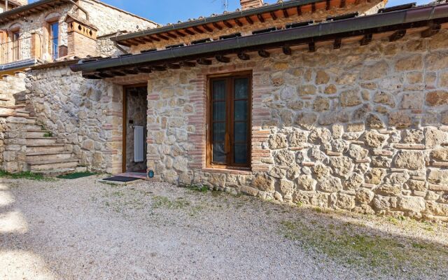 Secluded Holiday Home in Bibbiano With Courtyard