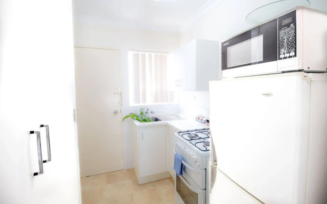 Aabon Apartments & Motel