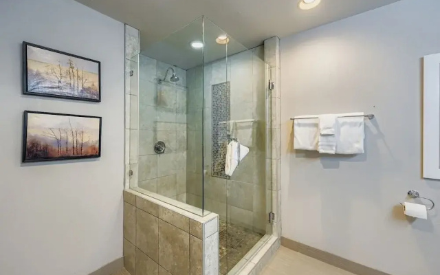 51 Snowflower 2 Bedroom Condo by RedAwning