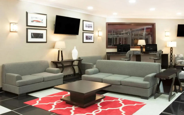 Ramada Plaza by Wyndham Chicago North Shore