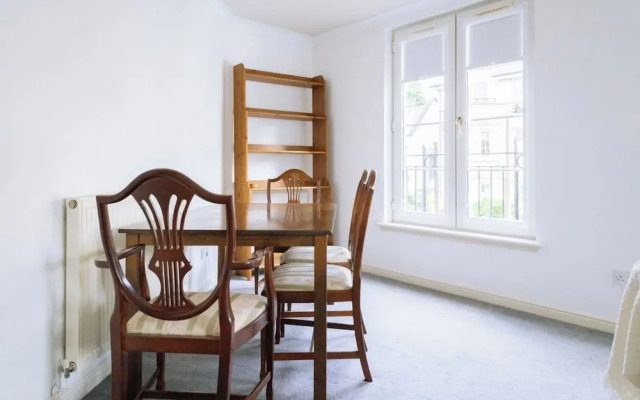 Snug & Serene 2BD Flat - Roseburn