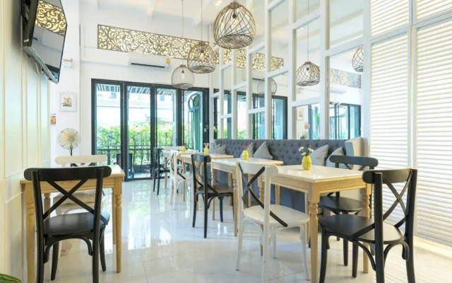 White Ivory Bed & Breakfast