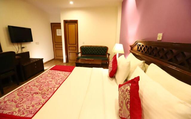 Hotel Ambica Palace