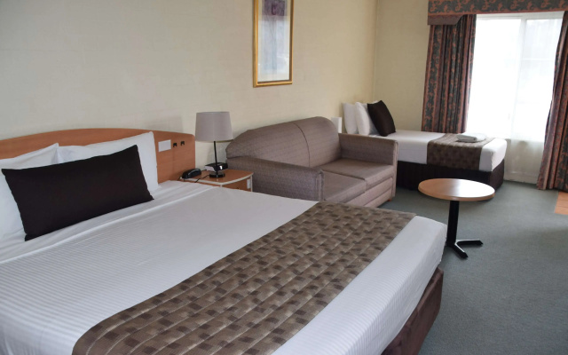 Coachmans Inn Motel